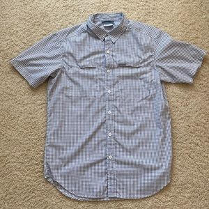 EUC Men’s Columbia Lightweight Button down short sleeve. Size Small